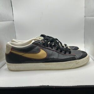 Nike Blazer Low 77 Athletic Shoes Sneakers Black Tan Mens 15